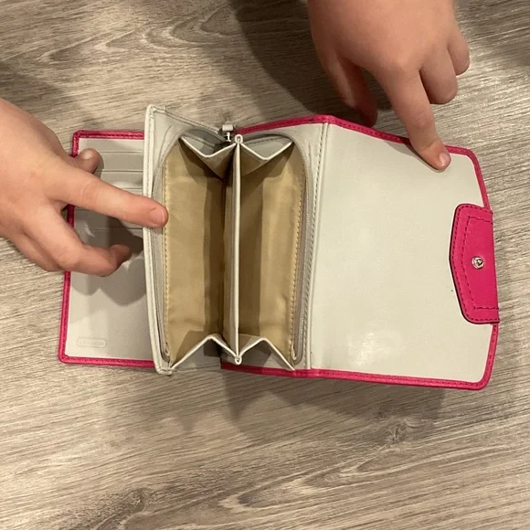 Coach Wallet - Picture 3 of 4